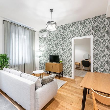 Vertigo One Bedroom Apartment-Free Private Parking Novi Sad Dış mekan fotoğraf
