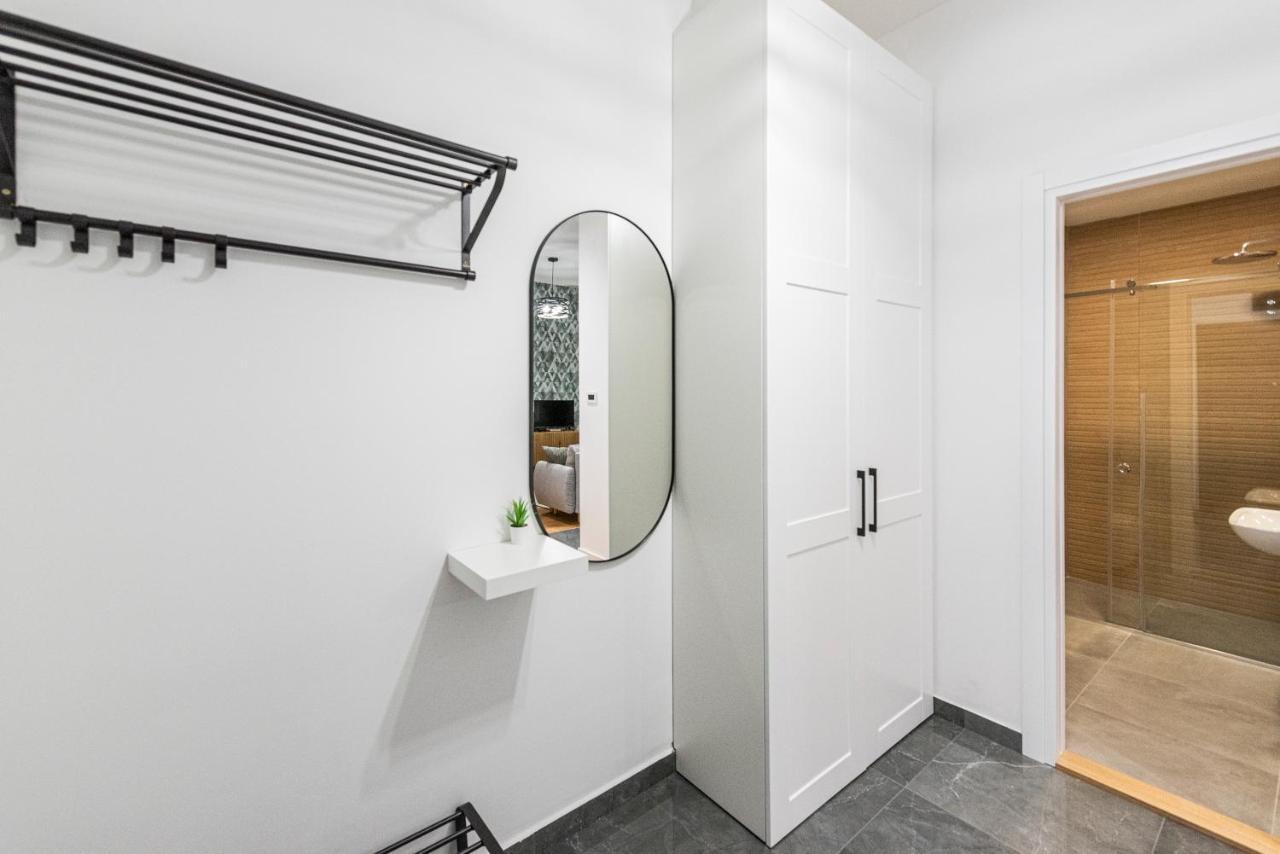 Vertigo One Bedroom Apartment-Free Private Parking Novi Sad Dış mekan fotoğraf