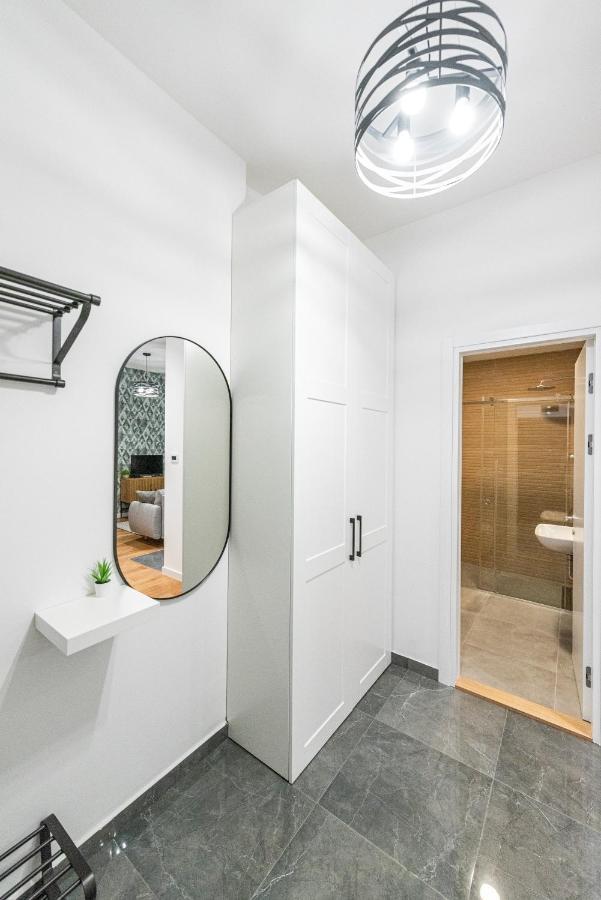 Vertigo One Bedroom Apartment-Free Private Parking Novi Sad Dış mekan fotoğraf