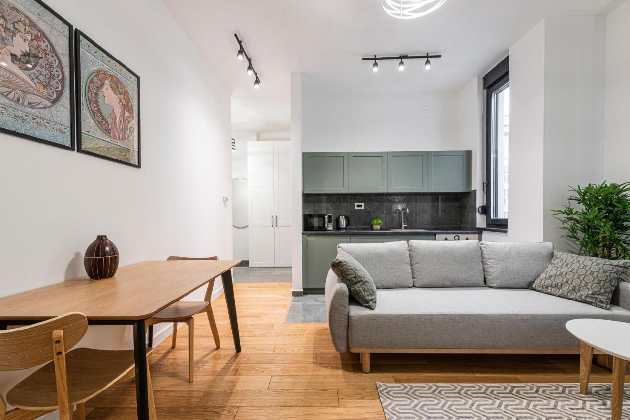 Vertigo One Bedroom Apartment-Free Private Parking Novi Sad Dış mekan fotoğraf