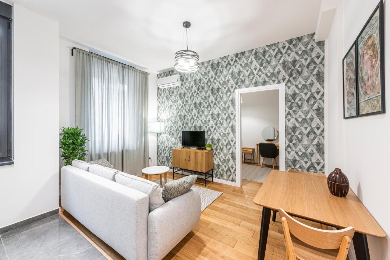 Vertigo One Bedroom Apartment-Free Private Parking Novi Sad Dış mekan fotoğraf