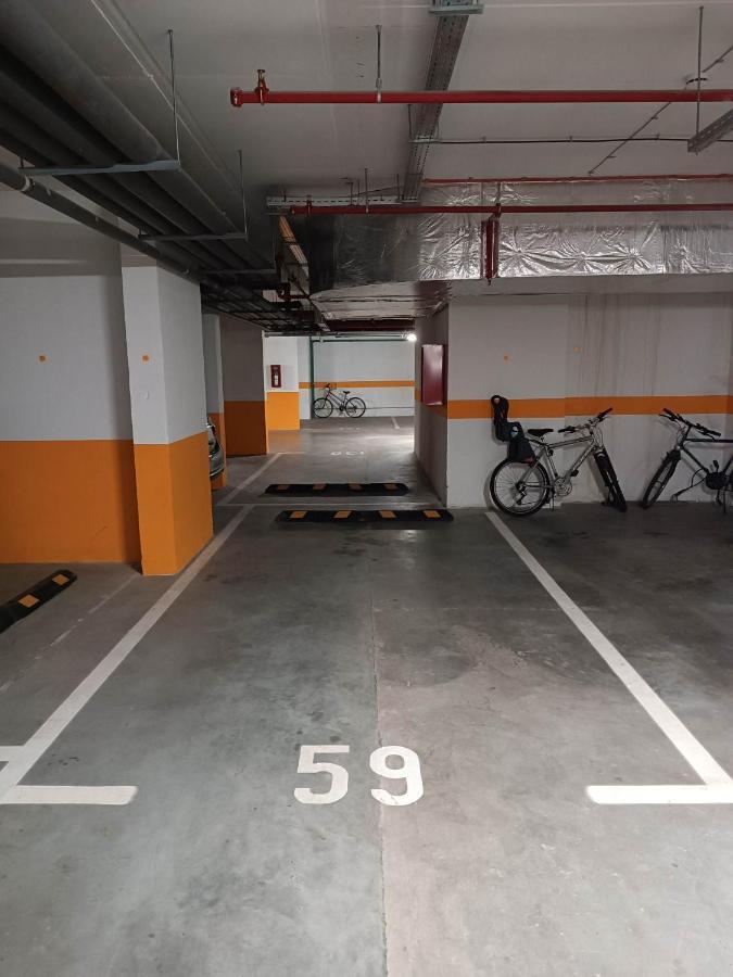 Vertigo One Bedroom Apartment-Free Private Parking Novi Sad Dış mekan fotoğraf